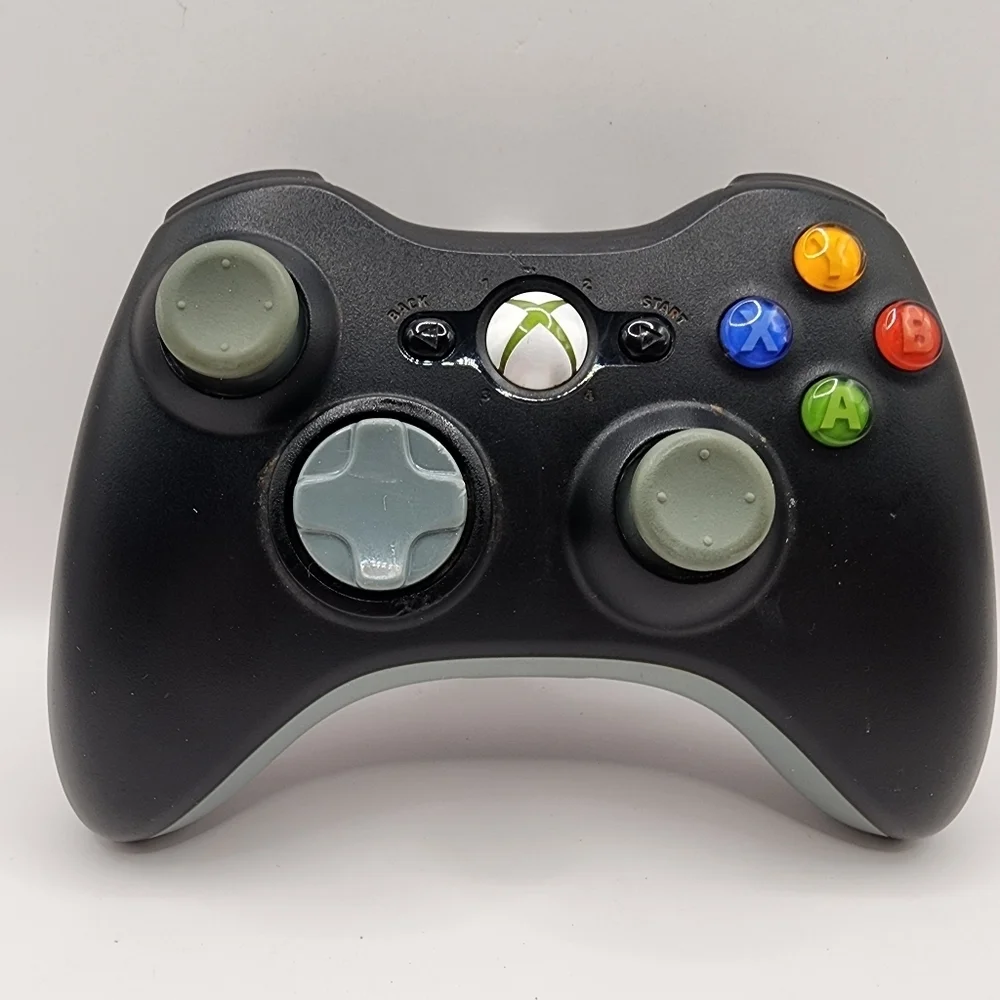 Microsoft Xbox 360 BLACK/GREY Wireless Controller with Nyko Rechargeable Battery